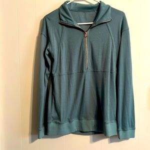 Medium thin pullover, perfect for spring temps! Worn once. Great condition.